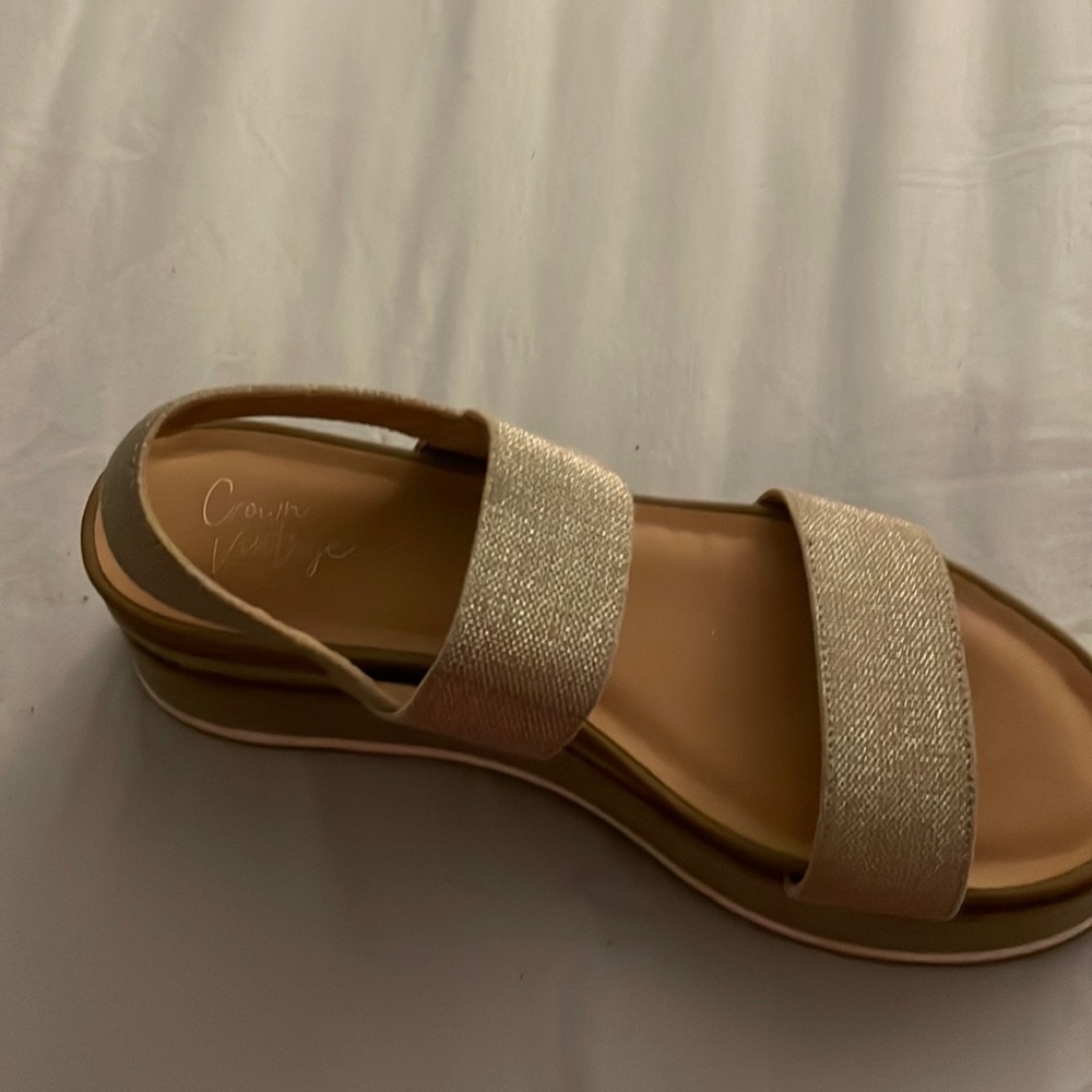 8.5 medium platform sandal